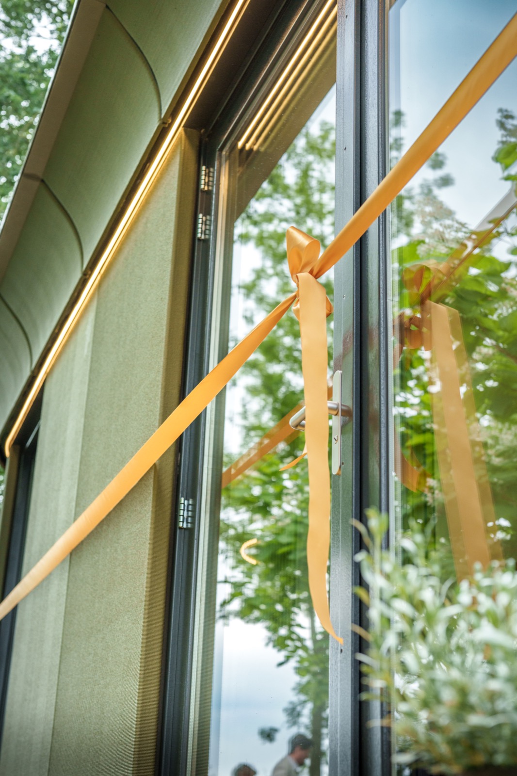 Geel openingslint aan de deur van Silva Embrace 32